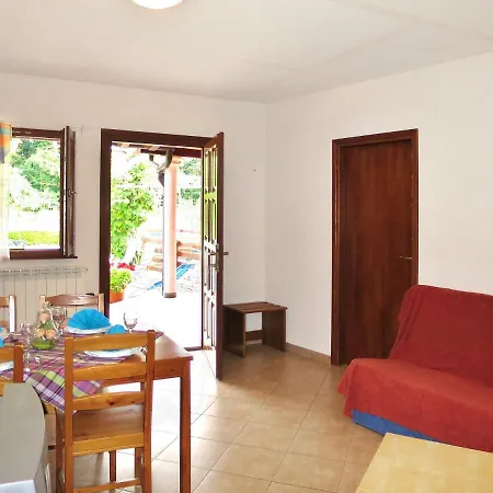 Holiday Sveta Foska - Roj425 펜션 *