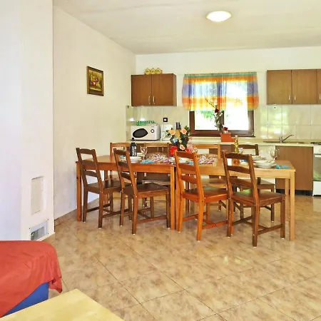 Holiday Sveta Foska - Roj425 펜션 *